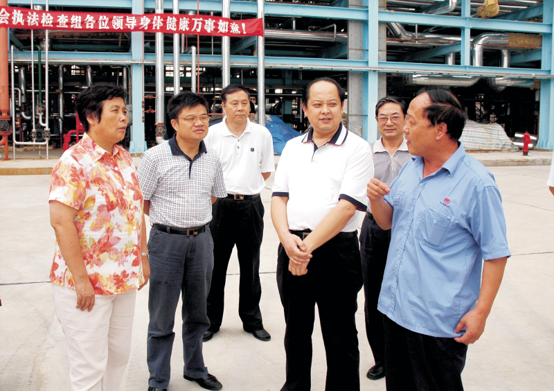 2008年9月10日，湖北省人大常委副主任蔣大國來公司，對(duì)公司《勞動(dòng)合同法》實(shí)施情況進(jìn)行檢查